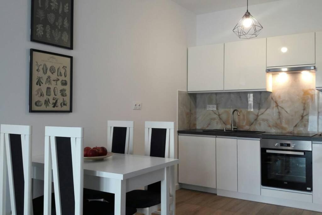 Lux Apartment Close To Medicover And Paley Varsóvia Exterior foto